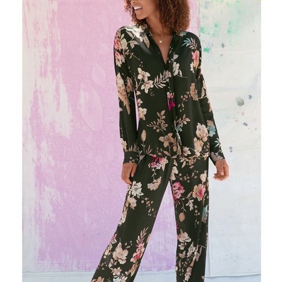 NWT Johnny Was Taos Black Floral Button Down - Picture 5 of 13